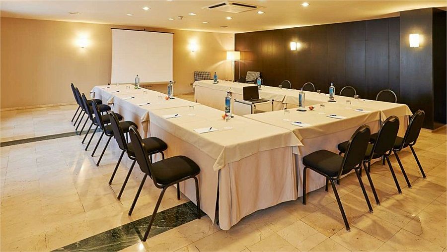 Nh Lleida Pirineos Hotell Exteriör bild